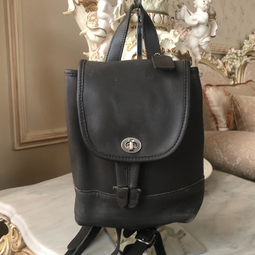 • COACH VINTAGE GREY BACKPACK •